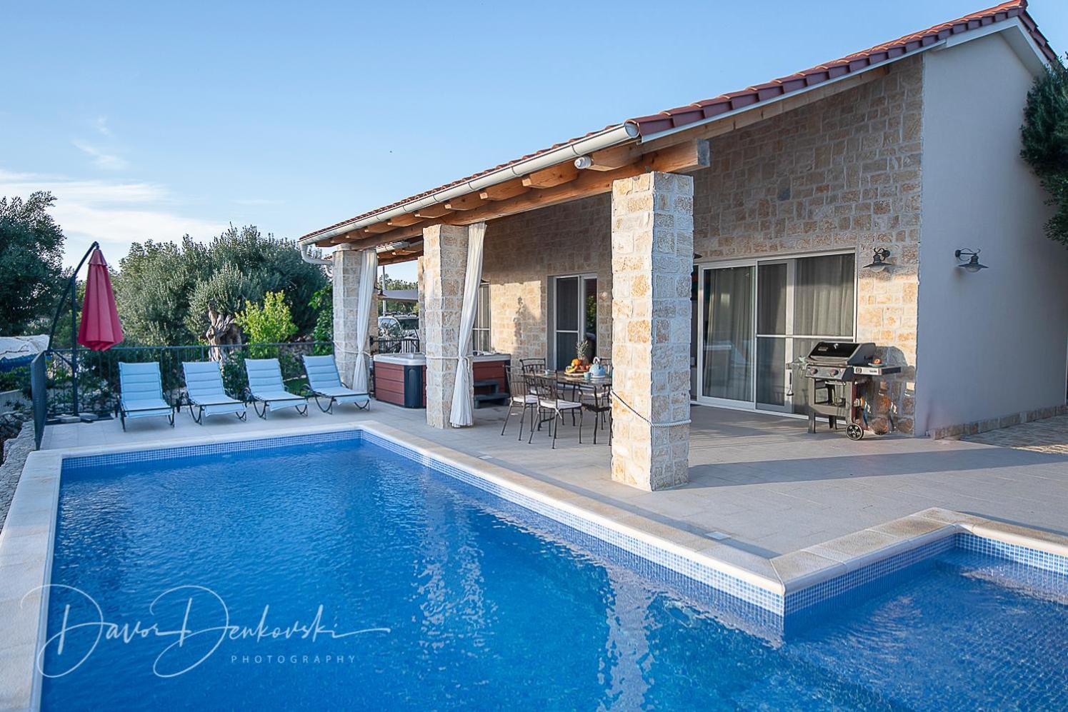 Island Villa Adriana With Heated Pool And Sauna Lun  Exterior foto